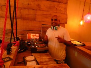 DJ
