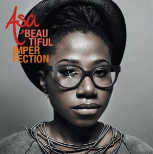 Asa avec un côté de lunette brisée