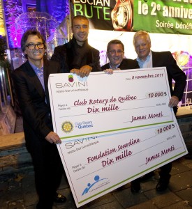 REMISE DES CHÈQUES AU SAVINI JAMES MONTI, LUCIAN BUTE, RÉGIS LABAUME ET PIERRE-PAUL DUFOUR.