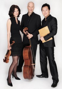 TRIO FIBONACCI ulie-Anne Derome, violon (prix Virginia Parker), Gabriel Prynn, violoncelle (King Edward VII Foundation Award) et Wonny Song, piano