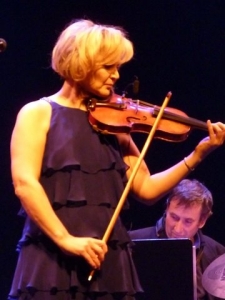 Roxanne de Lafontaine jouant du violon