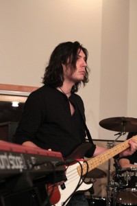 François-Olivier Doyon François-Olivier Doyon, bassiste et contrebassiste originaire de Saint-Georges de Beauc