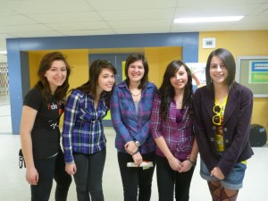 Paradize Girlz: Karelle Boily-Harvey, Maude Fournier, Joëlle Carré, Audrée Laroche et Léonnie Tremblay.  