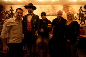 BTQ - Jack Saloon gagnant Ian Sevigny (co-propriétaire), Dave Struggle (chef), Jason O’Keefe et Catherine Lacroix (co-propriétaire).