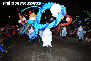 un tableau du défilé de nuit de la Haute-Ville