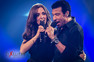 Lionel Richie en compagnie de Sophie 