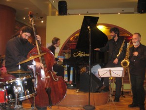 le pianiste et compositeur Vincent Gagnon et ses musiciens. 