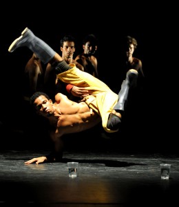 Les danseurs de la troupe de danse Kafig Les danseurs de la troupe de danse Kafig