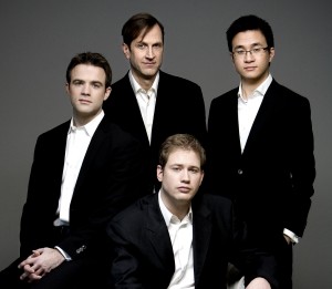 JONATHAN CROW, violon - ANDREW WAN, violon - BRIAN MANKER, violoncelle - ERIC NOWLIN, alto