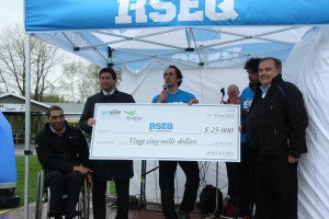 Remise du chèque de 25 000$ de SportAccord au RSEQ-QCA. De gauche à droite : M. Dean Bergeron, M. Serge Ferland (SportAccord), M. Daniel Veilleux (RSEQ), M. François-Olivier Roberge, M. Pierre-Michel Bouchard (SportAccord). Remise du chèque de 25 000$ de SportAccord au RSEQ-QCA. De gauche à droite : M. Dean Bergeron, M. Serge Ferland (SportAccord), M. Daniel Veilleux (RSEQ), M. François-Olivier Roberge, M. Pierre-Michel Bouchard (SportAccord).