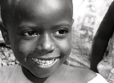 L'exposition de photos « Les enfants du monde » L'exposition de photos « Les enfants du monde »