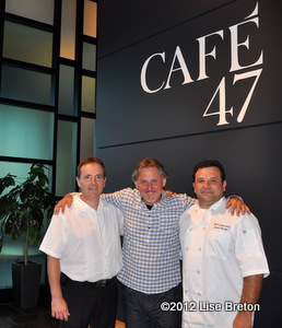 Harold Slater,Yvan Ouellet et le chef Joseph Sarrazin, les proprios! 