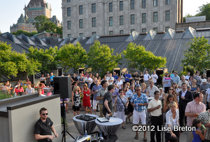 Les convives rassemblés sur la terrasse du Musée, dont votre chroniqueur