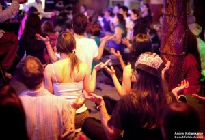 Le premier Festival annuel de musique et yoga de Montréal Le premier Festival annuel de musique et yoga de Montréal