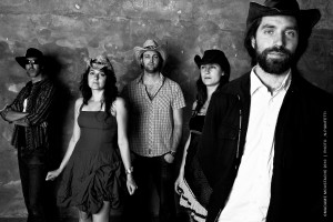 Nouvel album pour Madame Moustache - Maison Mobile Nouvel album pour Madame Moustache - Maison Mobile