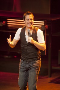 Pierre Hébert Pierre Hébert reçoit le Nez d'Or Coup de coeur du Grand Rire!