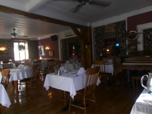 L'intérieur de l'Auberge Baker