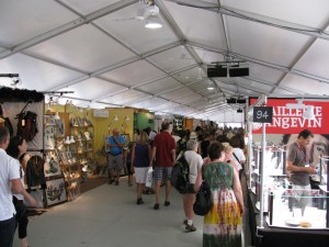 La tente du  Salon des métiers d'art – Québec 2012