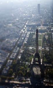 TOUR EIFFEL LEFEBVRE Paris, une ville à remonter le temps