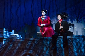 Mary Poppins et Bert photo de Kyle Froman Mary Poppins et Bert photo de Kyle Froman