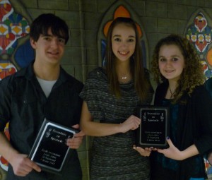 Hugo Blanchet, Carolane Ouellet et Julie Voyer.