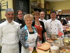 Jean-Benoît Latulippe, Sylvie Morin, Hélène Massana, Élaine Côté, directrice générale de Moisson Québec, Marc Geoffrion, directeur de l'Académie culinaire et Mario Martel, Chef directeur de l'Académie culinaire
