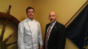 le nouveau chef François Samson et le superviseur de la restauration, Martin Genest le nouveau chef François Samson et le superviseur de la restauration, Martin Genest
