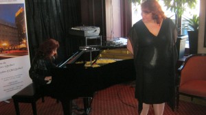 Lorraine Desmarais au piano et Marie-Nicole Lemieux, contralto