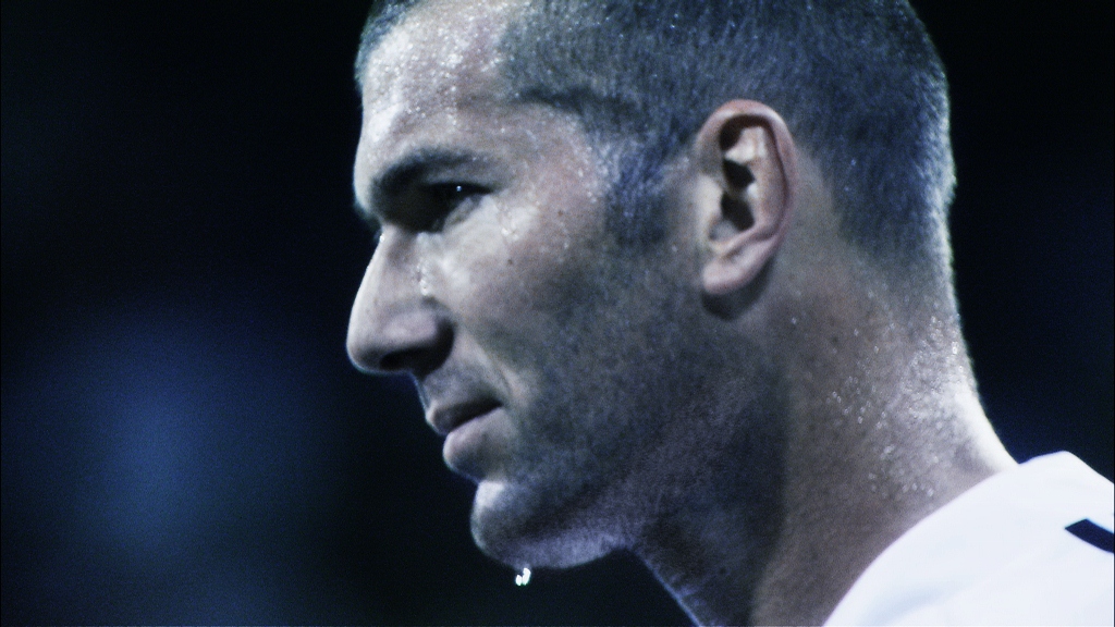 Douglas Gordon et Philippe Parreno. Zidane, un portrait du 21e siècle, 2006, installation vidéo numérique à 2 canaux, 90 min, Musée des beaux-arts du Canada, Ottawa © Anna lena films / Palomar Pictures