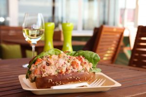 La légendaire guedille au homard avec sa purée d’avocat en vedette sur la carte de cette saison