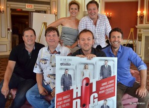 Paul Doucet, Rémy Girard, Marc-André Lavoie, Éric Salvail, Édith Cochrane, Pierre-François Legendre
