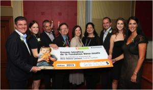 Richard Coulombe, président de la Fondation ; Joana Dufour administratrice ; Simon Bernier, vice-président ; Réjean Gingras, secrétaire trésorier ; Annie Asselin, directrice générale ; Hélène Lemieux, présidente d'honneur du souper-bénéfice ; Stéphane Jean, administrateur ; Joanie Fortin, animatrice de la soirée et Pascale Rochefort, administratrice.