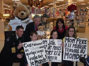 Dany St-Laurent, Agent de liaison et d'information, Centre de la famille Valcartier,Alexandre Girard,Jean-François Tremblay, directeur général du Sears Laurier Québec.,Sarah-Kim Boucher,Marie-Claude Michaud, porte-parole du CRFM de Valcartier,Sabryna Malette