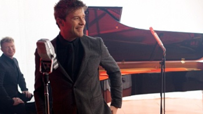 Stéphane Archambault (au piano : Benoît Archambault)