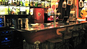 Bar en forme de bain