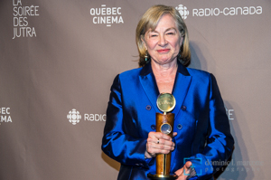 Micheline Lanctôt avec son prix Hommage