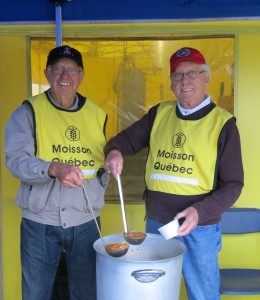 René Beaulieu et Lucien Laperrière, bénévoles à Moisson Québec.© photo courtoisie