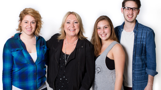 La famille Roussel entourée de Johanne Blouin© photo Karine Dufour