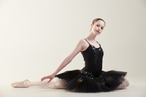 l'une des danseuses portant l'un des costumes de Vortex Crédit photo : Ève Leclerc - Perspectives Photos
