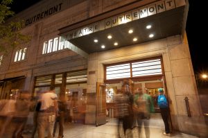 Le théâtre Outremont le soir