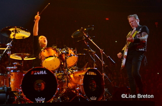 Lars Ulrich à la batterie, James Hetfield à la guitare