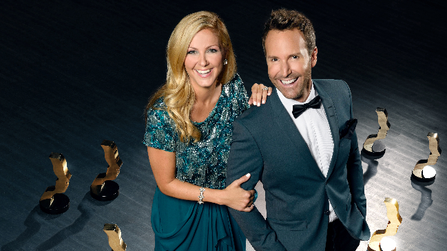 Véronique Cloutier et Éric Salvail © photo: courtoisie de Radio-Canada