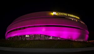 Centre Vidéotron rose