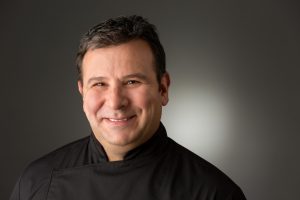 Le chef-propriétaire du 47e Parallèle, Joseph Sarrazin © photo: courtoisie