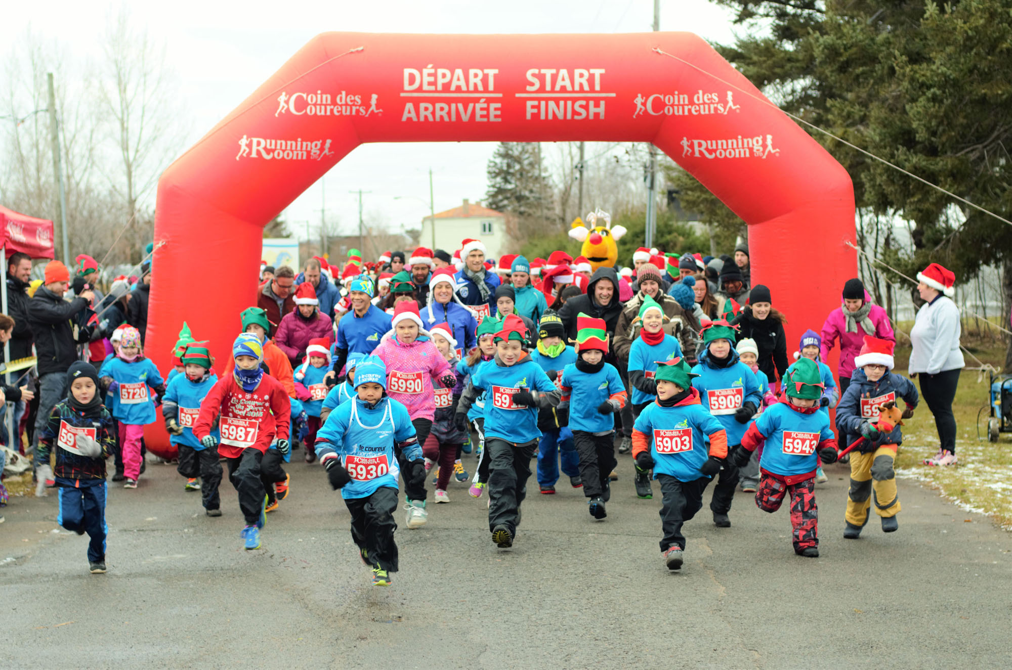 La Course du Père Noël et la Course à six pattes de l’Armée du Salut Crédit photo ©  courtoisie David Béliveau-Viel