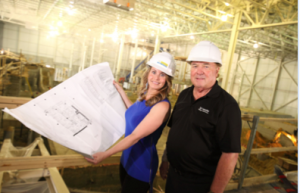 Annie Pelletier, porte-parole et Guy Drouin, propriétaire du Village Vacances Valcartier Crédit photo : Marc-Éric Baillargeon