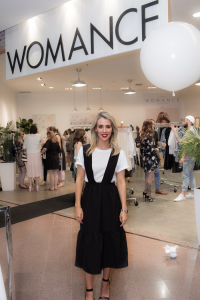 Andréanne Marquis, propriétaire Womance, devant sa boutique éphémère de Place de la Cité. Crédit: Fotoüm