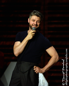 Pierre Lapointe et son sourire moqueur
