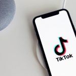 Un nouveau défi sur TikTok : faire un dessin à l’aveugle