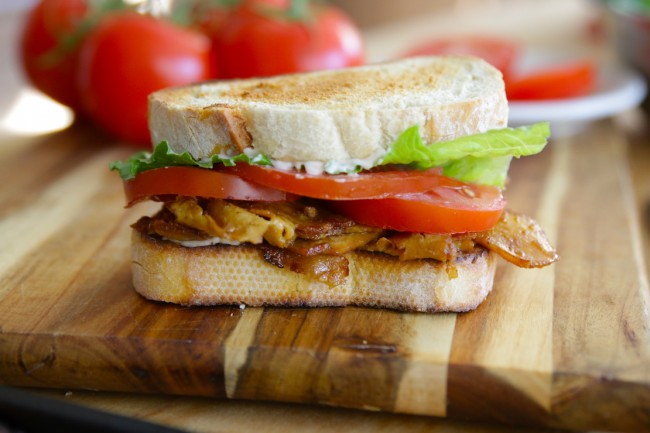 BLT végane au bacon de tofu